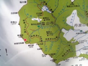 山梨県塩山市の登山者向け地図看板